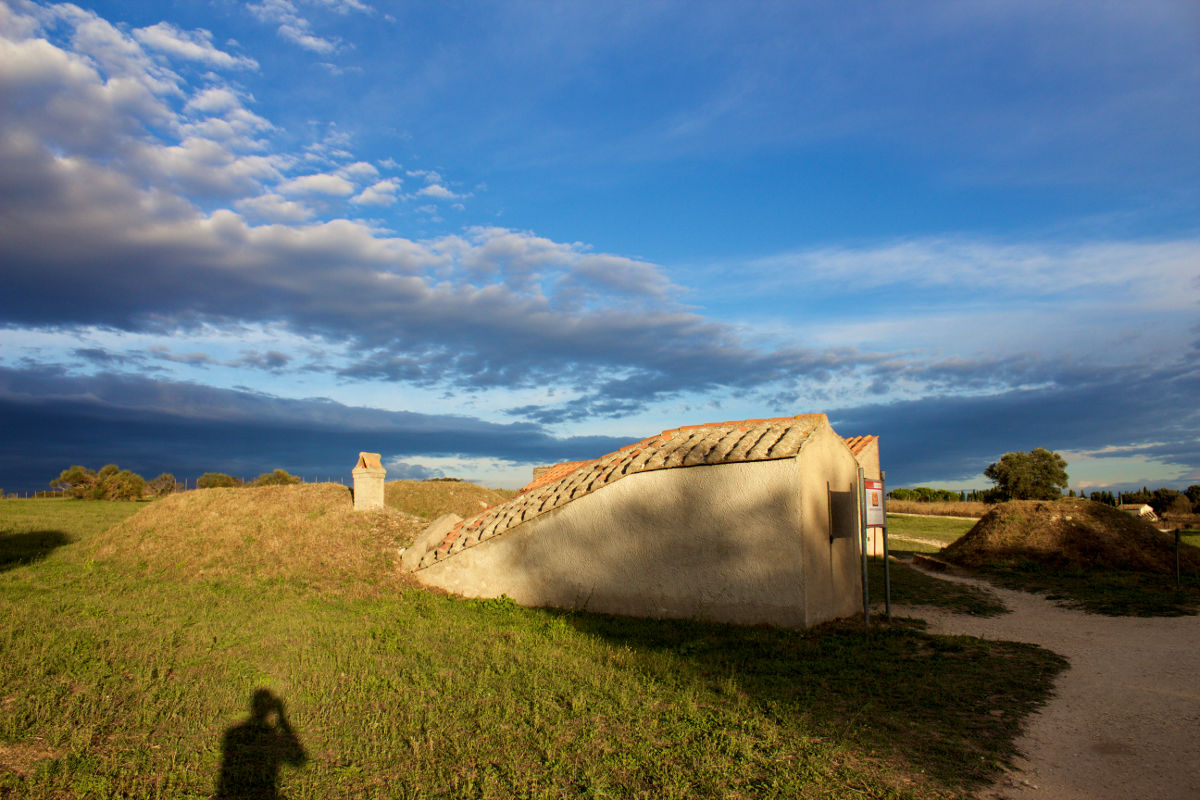 archaeological sites in italy monterozzi necropolis tarquinia huts lazio italy 
