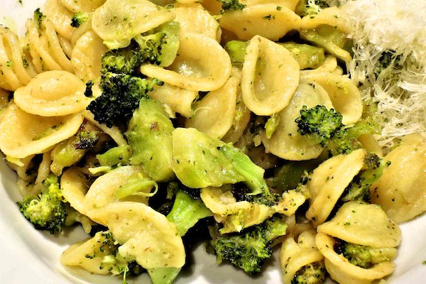 Orecchiette con le cime di rapa - what to eat and drink in puglia- your quick travel guide to puglia